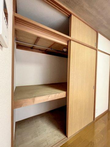 川崎市中原区上新城１丁目の賃貸マンションの収納