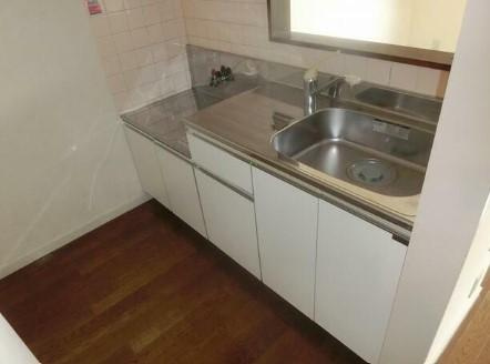狛江市猪方３丁目のアパートのキッチン