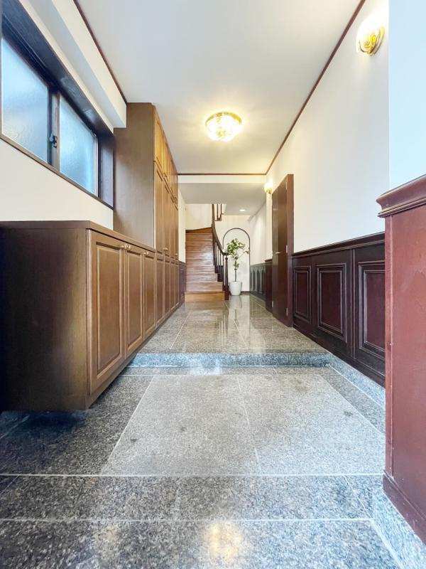 T-CROSS中目黒の玄関