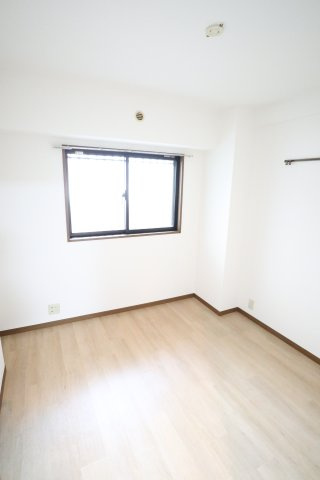 サン・フォーレストの洋室