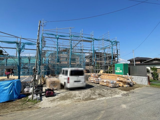 藤岡市下栗須（全4棟）4号棟の前面道路含む現地写真