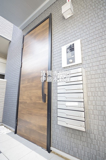 Cherim庄内通Eastのロビー