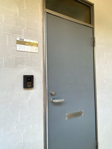 ボニートロッサⅢの玄関