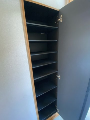 ボニートロッサⅢの収納|別部屋反転間取のお写真になります。参考にご覧くださいませ。