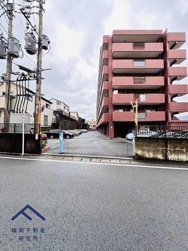 ライオンズマンション野間大池南の駐車場