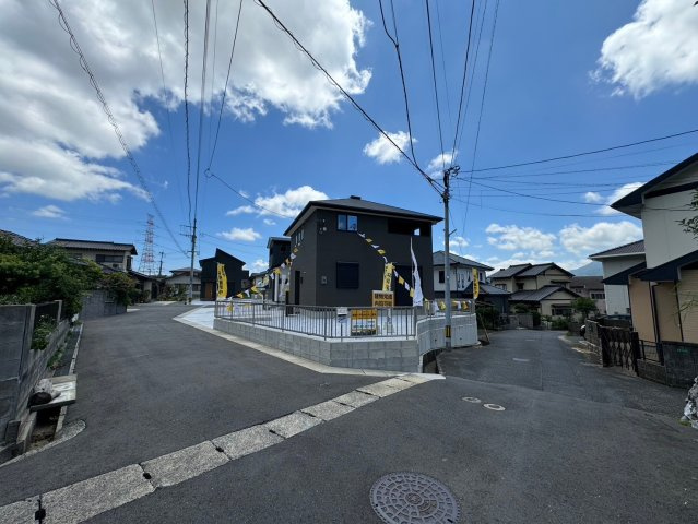 SUN COURT－サンコート－小倉南区葛原3丁目　【小倉南区　新築戸建て】の前面道路含む現地写真|角地ならではの開放感ある日当たりの良い物件　【小倉南区　新築戸建て】