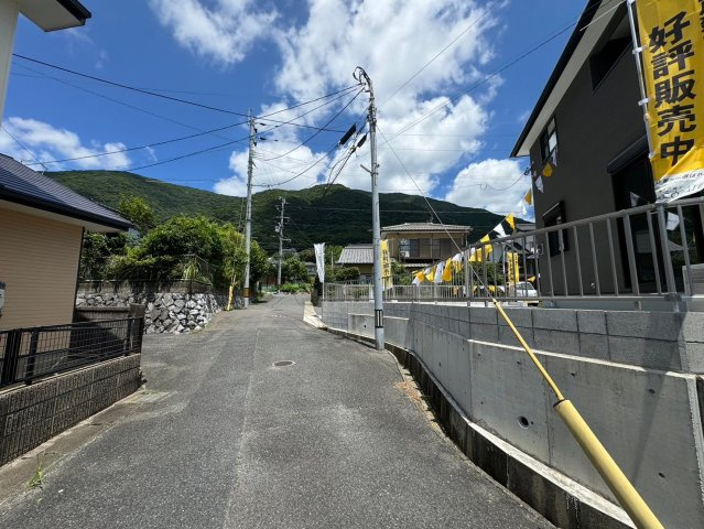 SUN COURT－サンコート－小倉南区葛原3丁目　【小倉南区　新築戸建て】の前面道路含む現地写真|車通りも少なく、お子様とのお散歩も安心してできます　【小倉南区　新築戸建て】