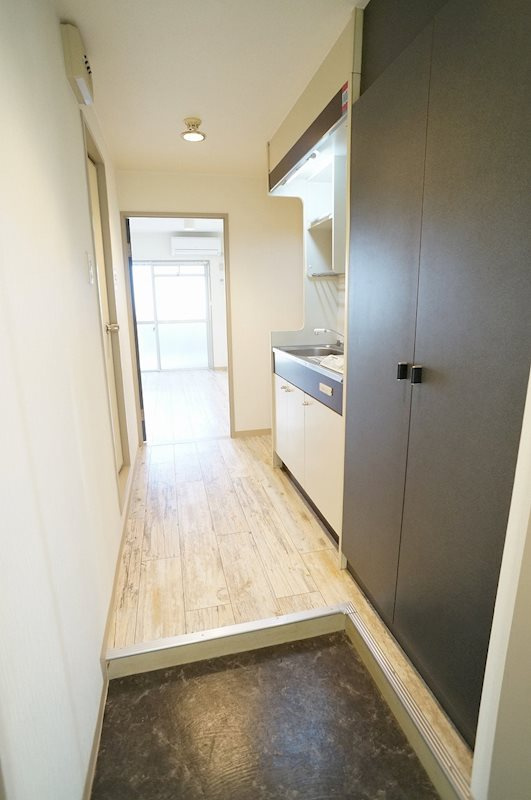 エクセレント丸太町の玄関