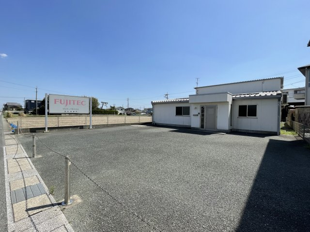 新橋町事務所・倉庫の駐車場