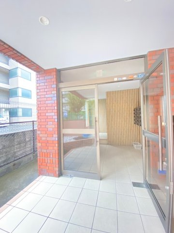 センチュリー三島のエントランス