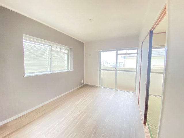 センチュリー三島の洋室