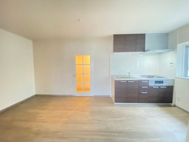 センチュリー三島の居間・リビング