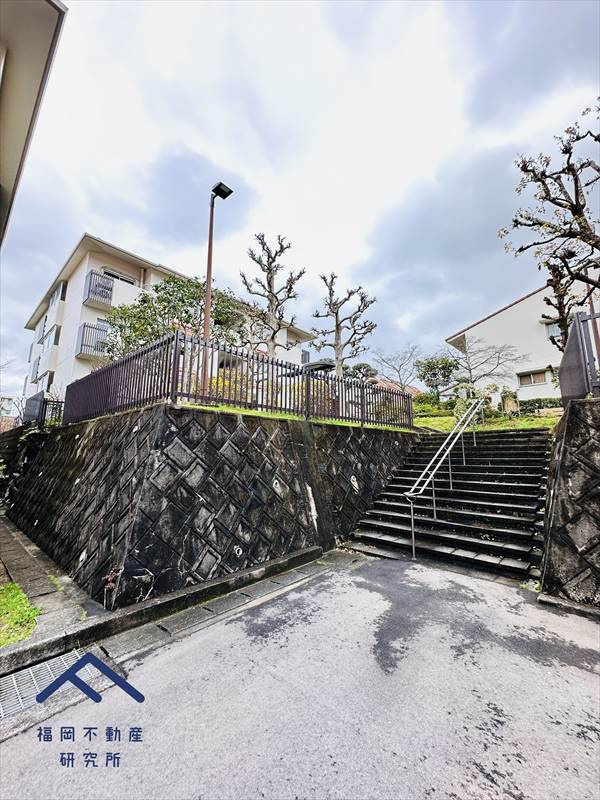 スカイタウン寺塚25号棟の外観