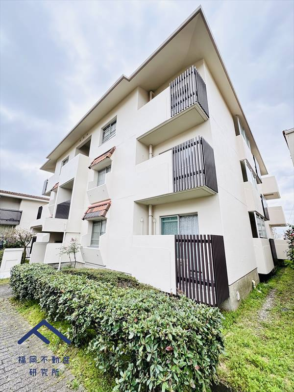 スカイタウン寺塚25号棟の外観