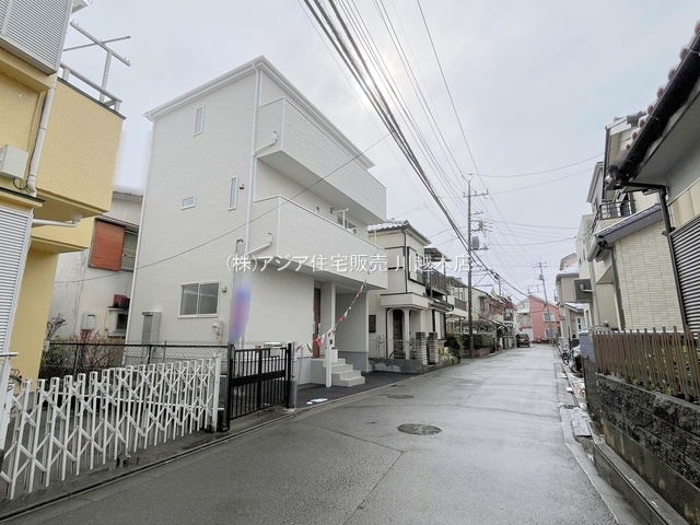 月々７万円台～　新築戸建　富士見市関沢第10の前面道路含む現地写真|南西側 5.3ｍ公道