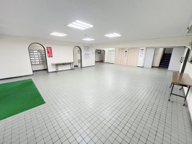 サンライフ西公園マンションのエントランス