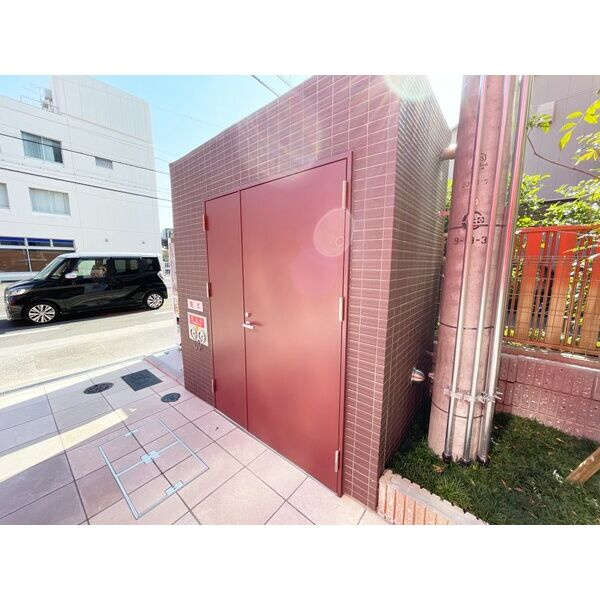 オズレジデンス布施柳通のエントランス