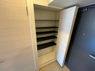 【玄関】 | エンクレスト天神STAGE | 別号室の写真になります。現況優先。