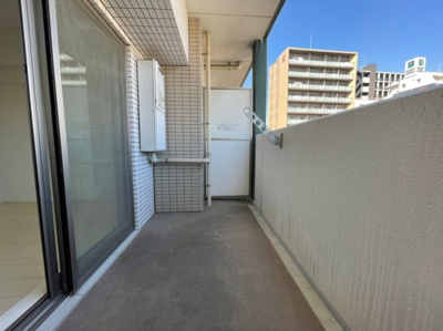 【バルコニー】 | エンクレスト天神STAGE | 別号室の写真になります。現況優先。
