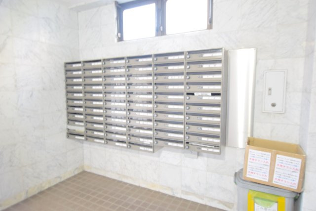 筑紫野スカイマンションのエントランス