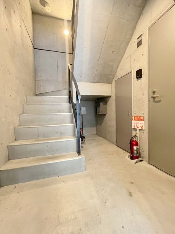 「防音マンション」ラシクラス大塚駅前のロビー|毎日通るロビーはこのようになっています