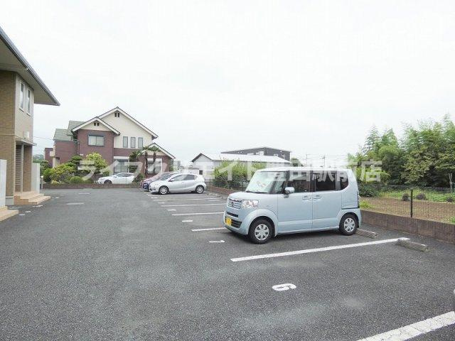 une cachetteの駐車場