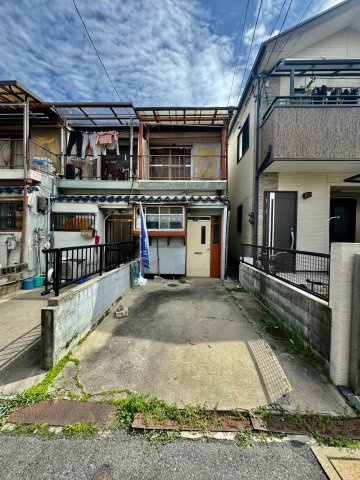 四条畷市江瀬美町　中古テラスの外観