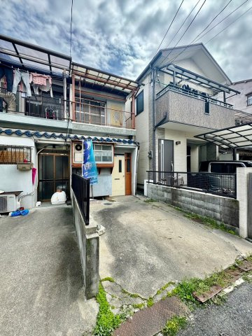 四条畷市江瀬美町　中古テラスの外観