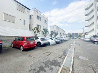【駐車場】