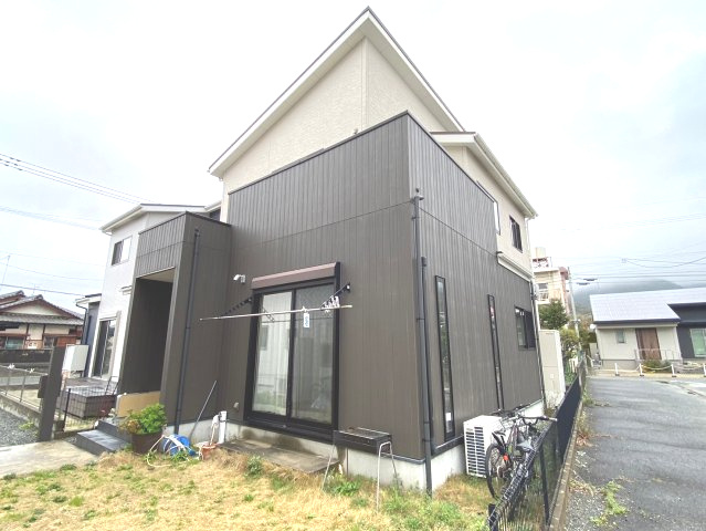 篠栗町大字篠栗中古戸建の外観|土地面積165.31平米（約50坪）、建物面積94.81平米（約29坪）！