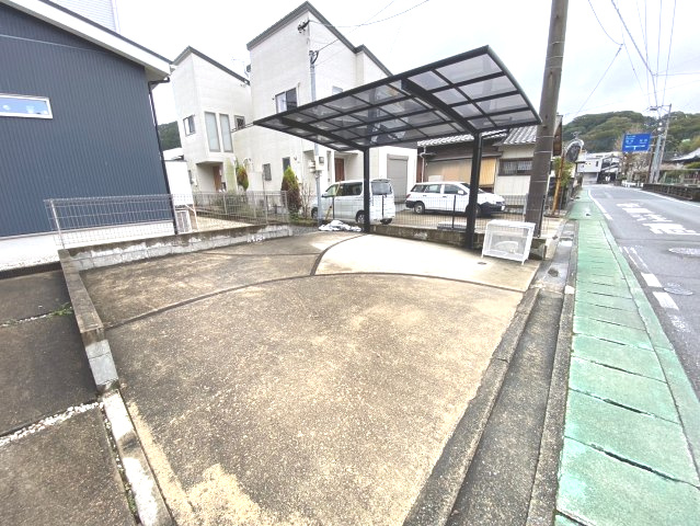 篠栗町大字篠栗中古戸建の駐車場|カーポート付きです！