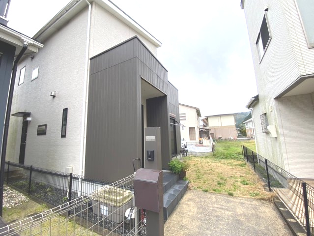 篠栗町大字篠栗中古戸建の外観|築9年の2階建てです！