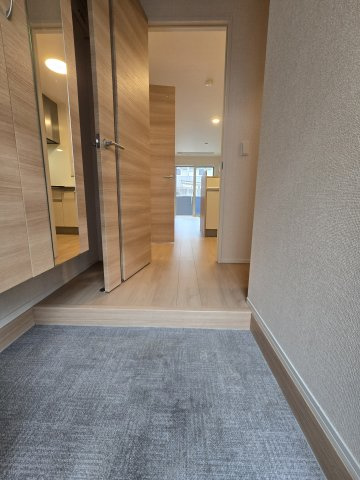 アリビオ向日町A棟の玄関