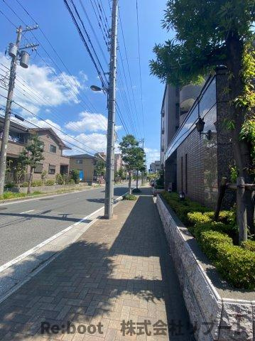 リバレインの周辺