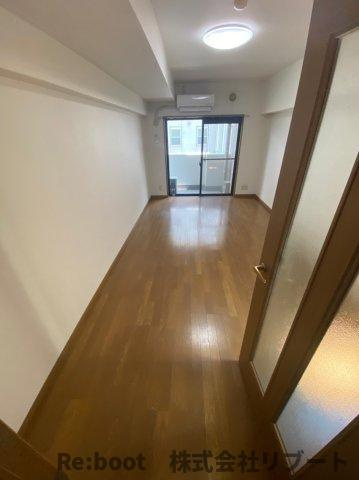 リバレインの洋室