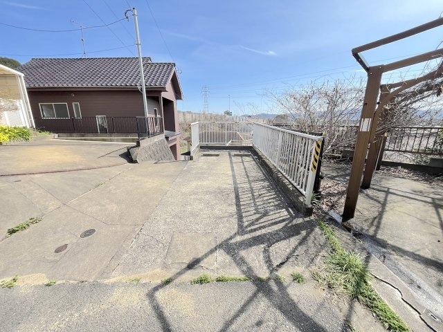 大城３丁目１号戸建ての駐車場