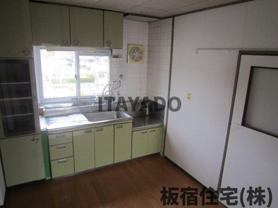 【キッチン】 | ひよどり台二団地14号棟 | コンパクトなキッチンで掃除もラクラク