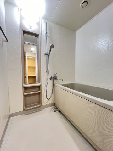 大阪市城東区関目１丁目の賃貸マンションの浴室