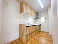 【キッチン】 | スカイタウン寺塚住宅25号棟 | 住宅の設備の中でキッチンが一番好きです！なぜなら、シンクも引き出しも換気扇までが無駄のない四角形、シンプルでカッコよくないですか？