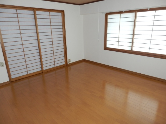 蔵王半郷アパートの洋室