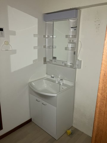 蔵王半郷アパートの洗面所