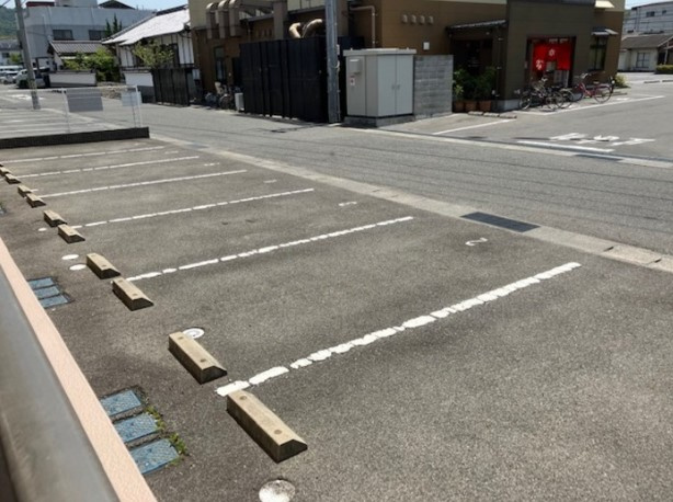 プチコートの駐車場