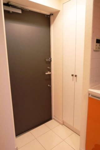 エマーレ行徳の玄関