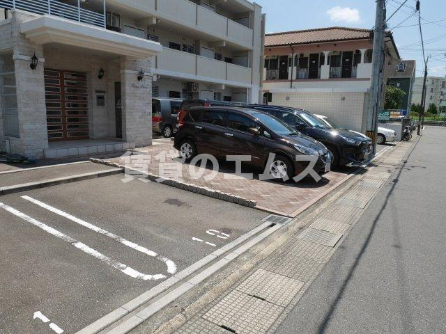 【外観】 | ラフィーネ昭南 | ラフィーネ昭南の駐車場