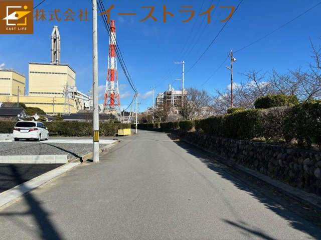 佐糠町第6　全2棟の前面道路含む現地写真|東側6.2ｍの前面道路です。