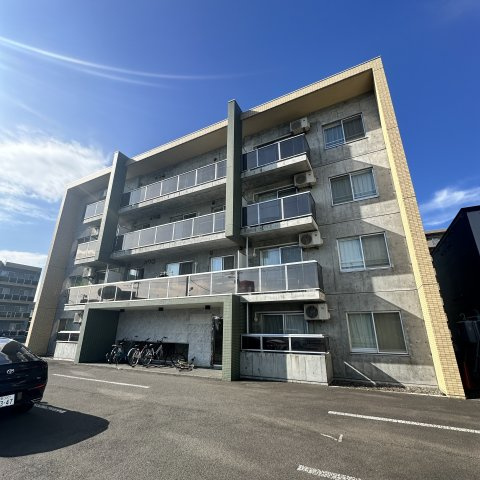 プレジャー室蘭駅前
