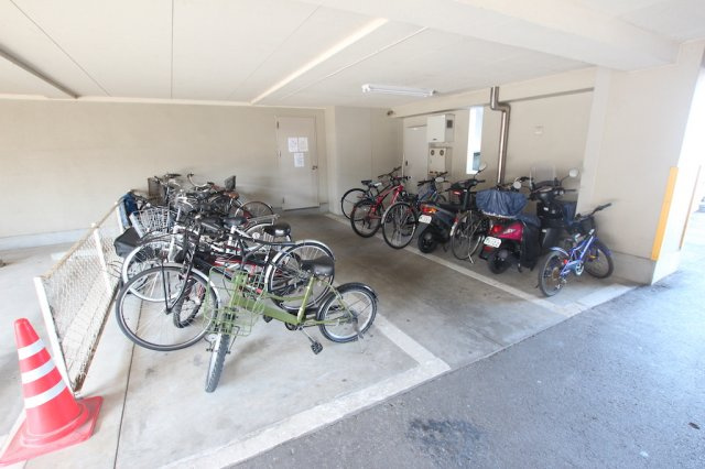 前原パークホームズの駐車場