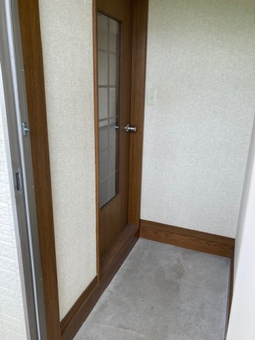 フォーラム東洋C棟の玄関