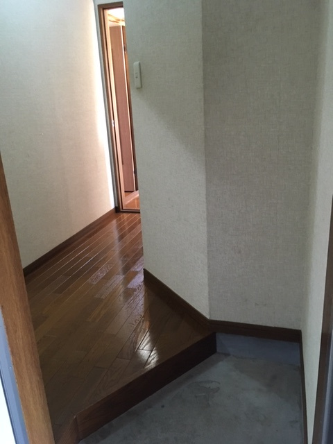 フォーラム東洋A棟の玄関