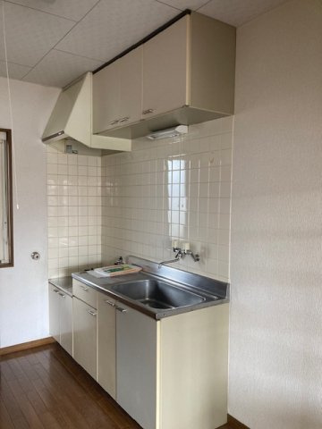 メゾントパーズのキッチン|使いやすいキッチンです。プロパン用のガスコンロをご用意ください。